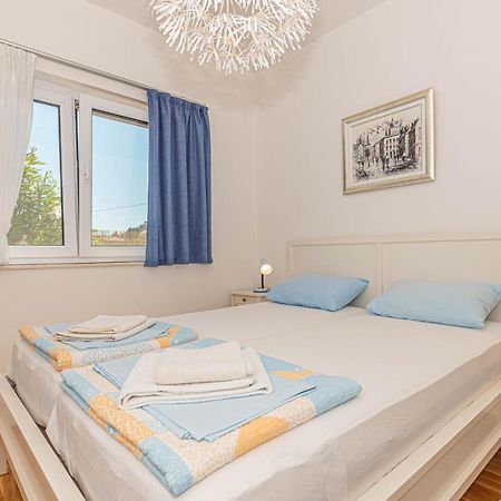 Apartments Villa Tribunj Tribalj エクステリア 写真