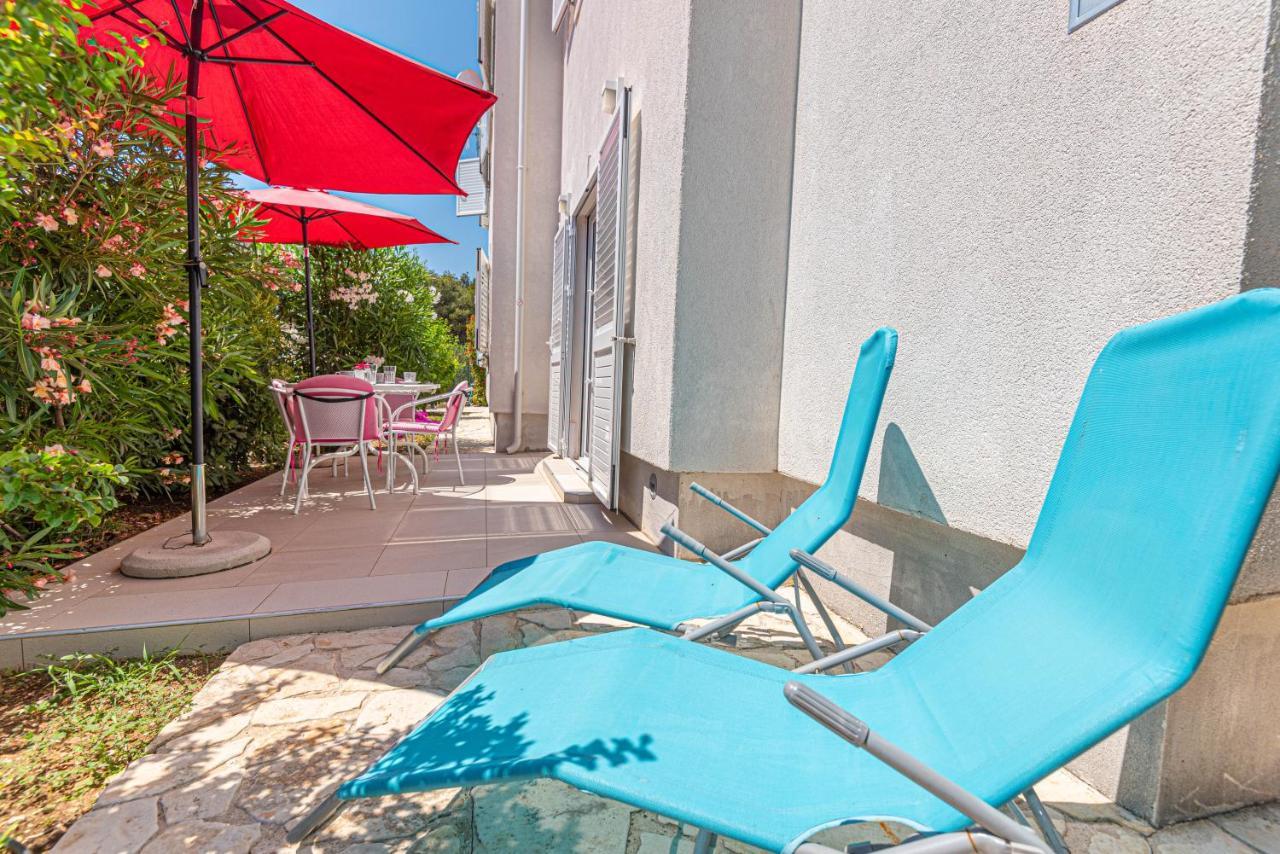 Apartments Villa Tribunj Tribalj エクステリア 写真
