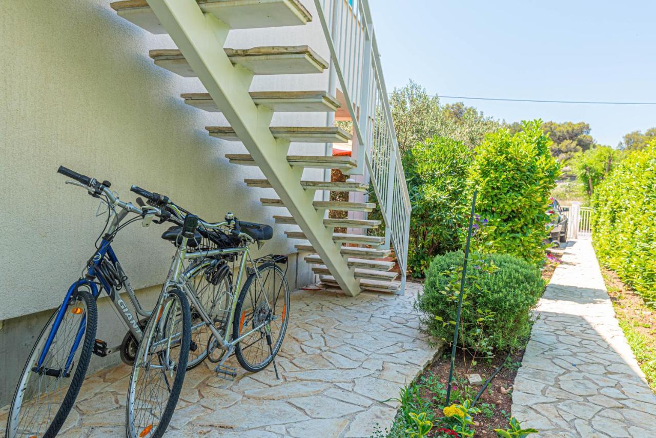 Apartments Villa Tribunj Tribalj エクステリア 写真