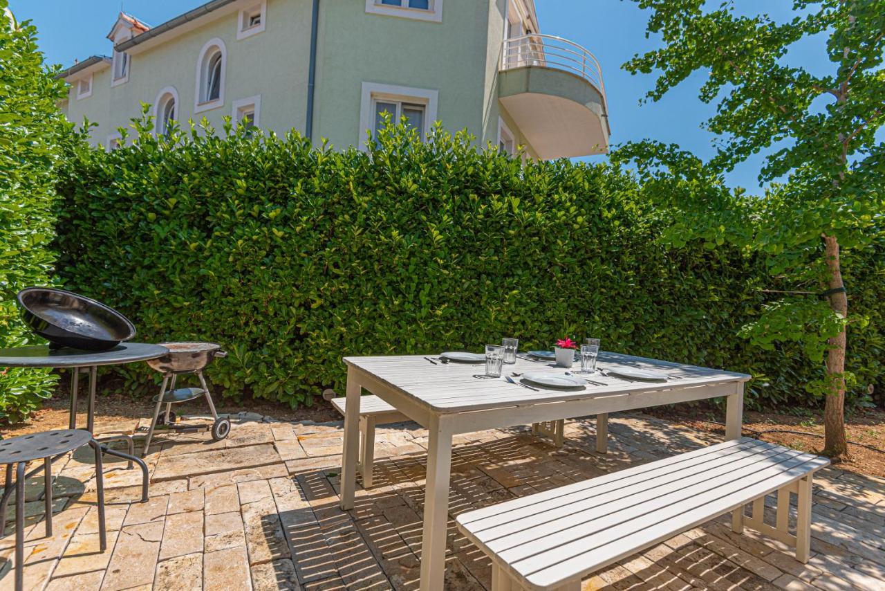 Apartments Villa Tribunj Tribalj エクステリア 写真