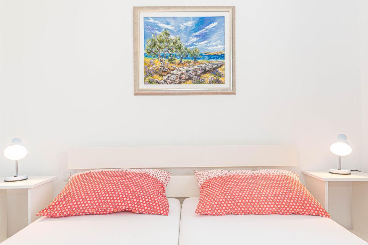 Apartments Villa Tribunj Tribalj エクステリア 写真