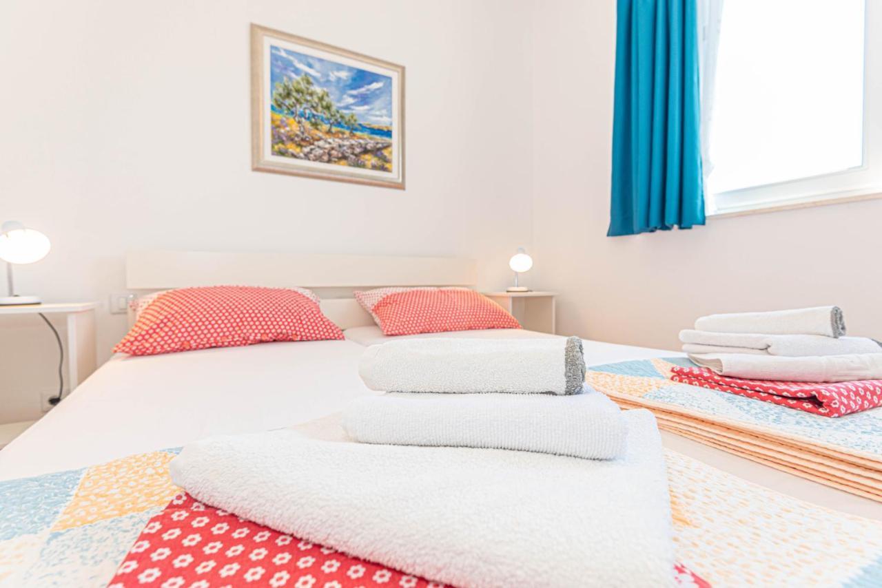 Apartments Villa Tribunj Tribalj エクステリア 写真