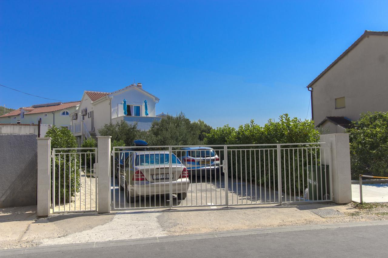 Apartments Villa Tribunj Tribalj エクステリア 写真
