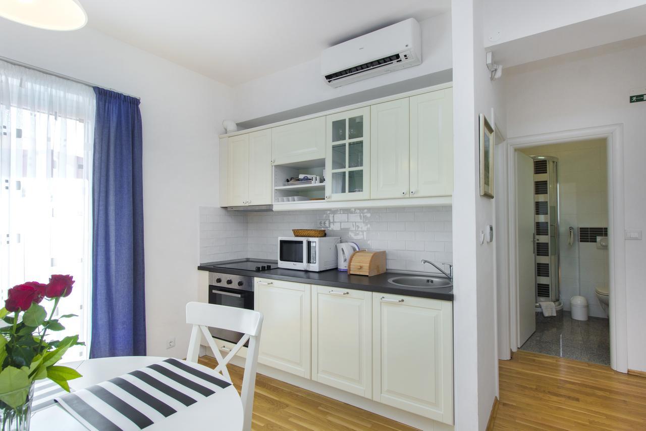 Apartments Villa Tribunj Tribalj エクステリア 写真