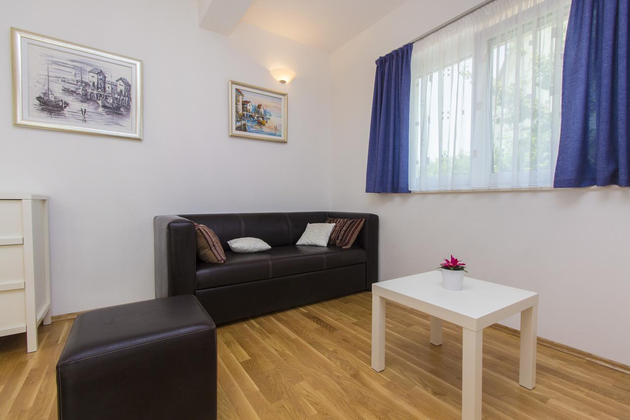 Apartments Villa Tribunj Tribalj エクステリア 写真